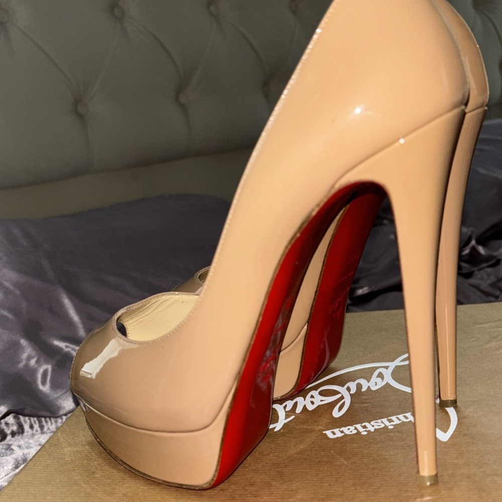 Lady peep Nude stiletto